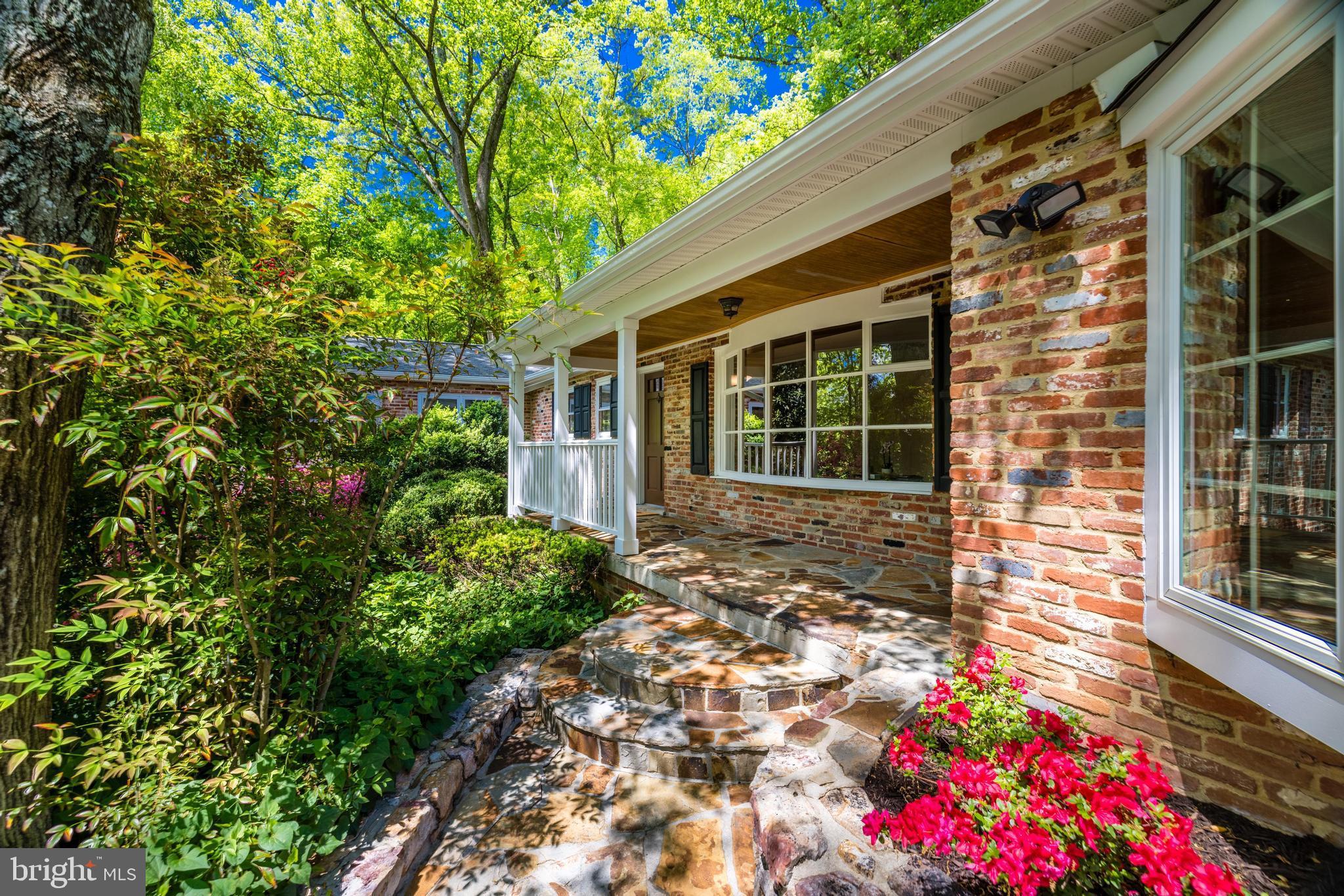 922 Constellation Dr