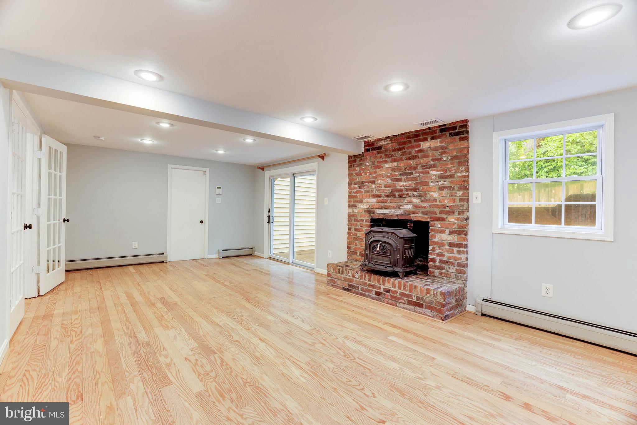 922 Constellation Dr