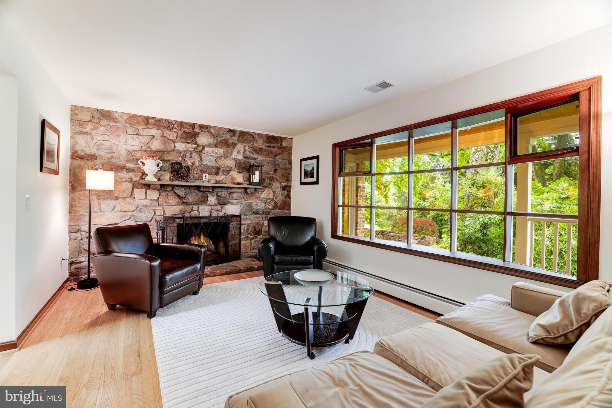 922 Constellation Dr