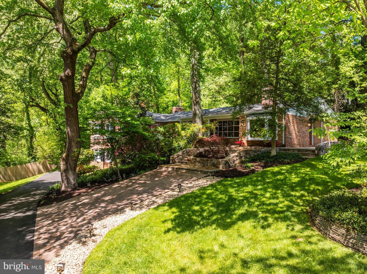 922 Constellation Dr