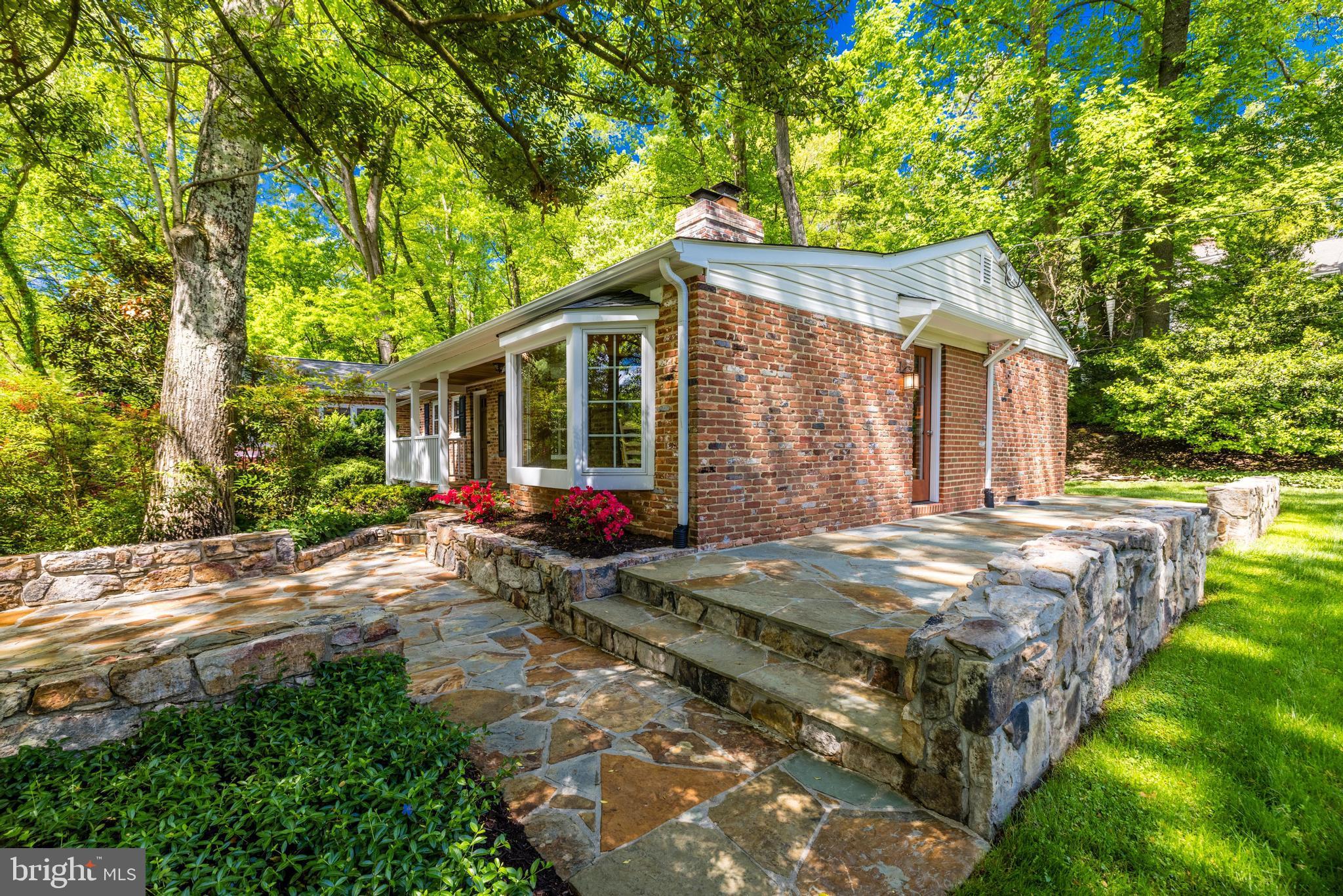 922 Constellation Dr