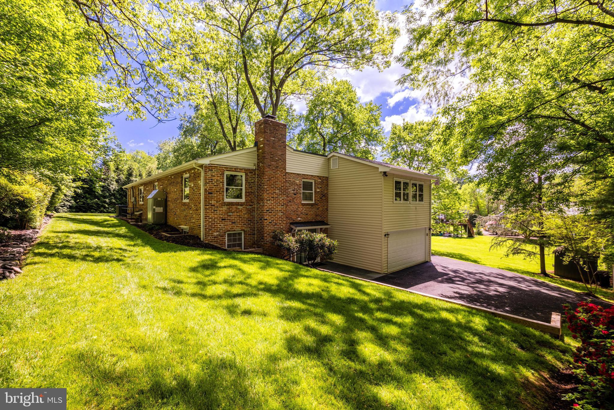 922 Constellation Dr