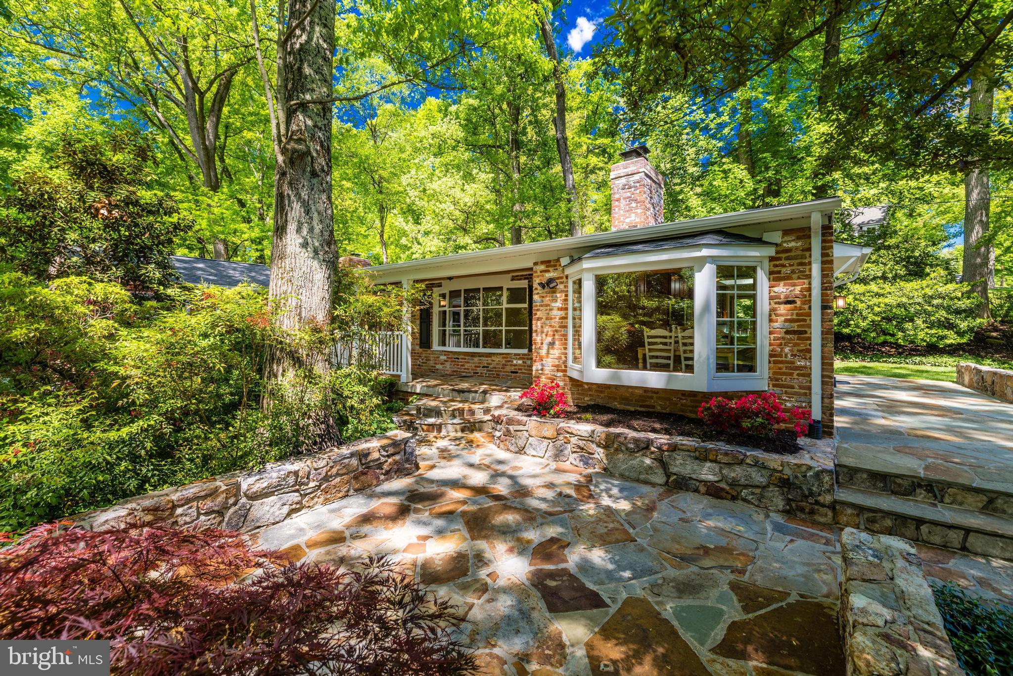 922 Constellation Dr