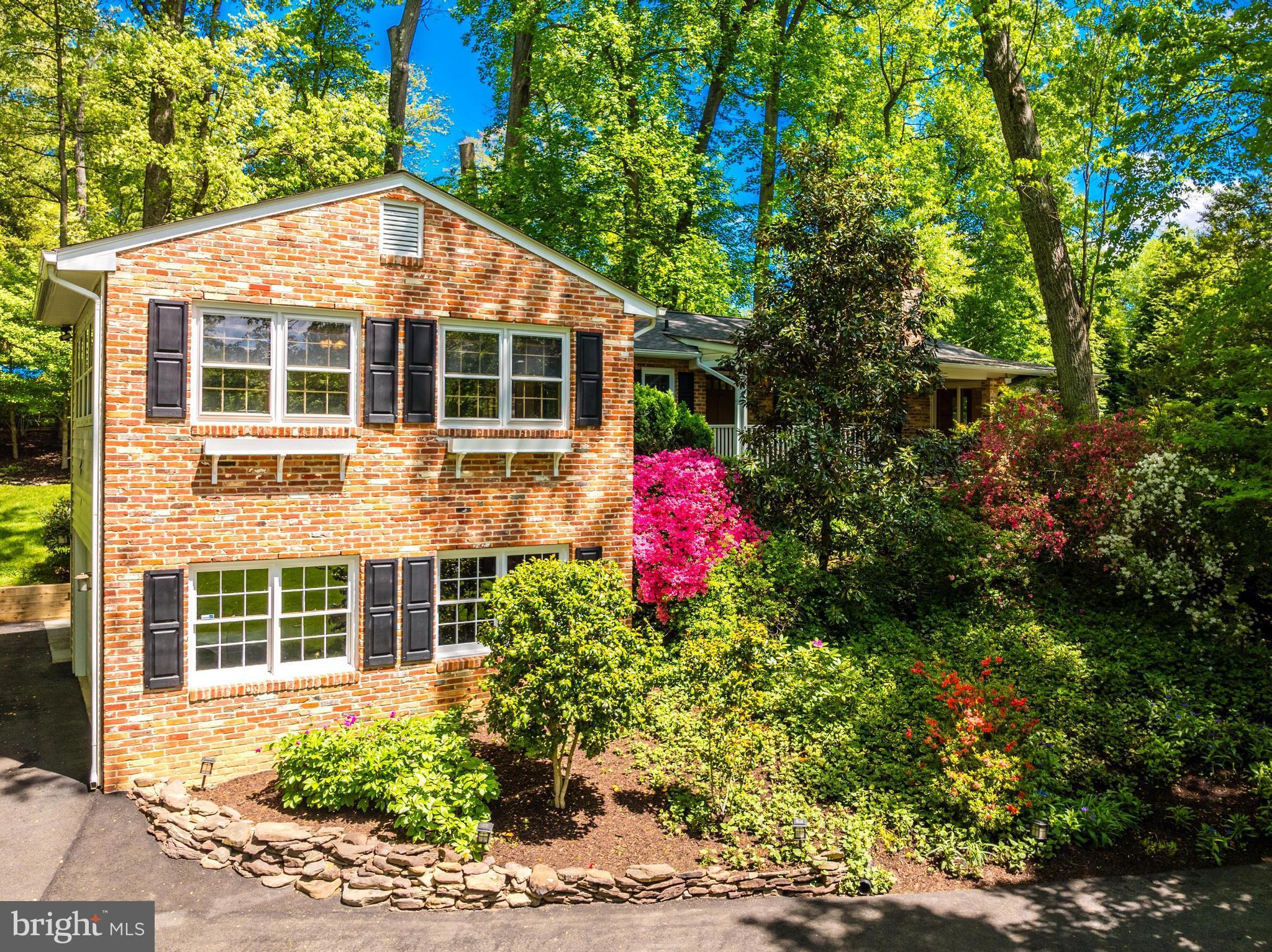 922 Constellation Dr