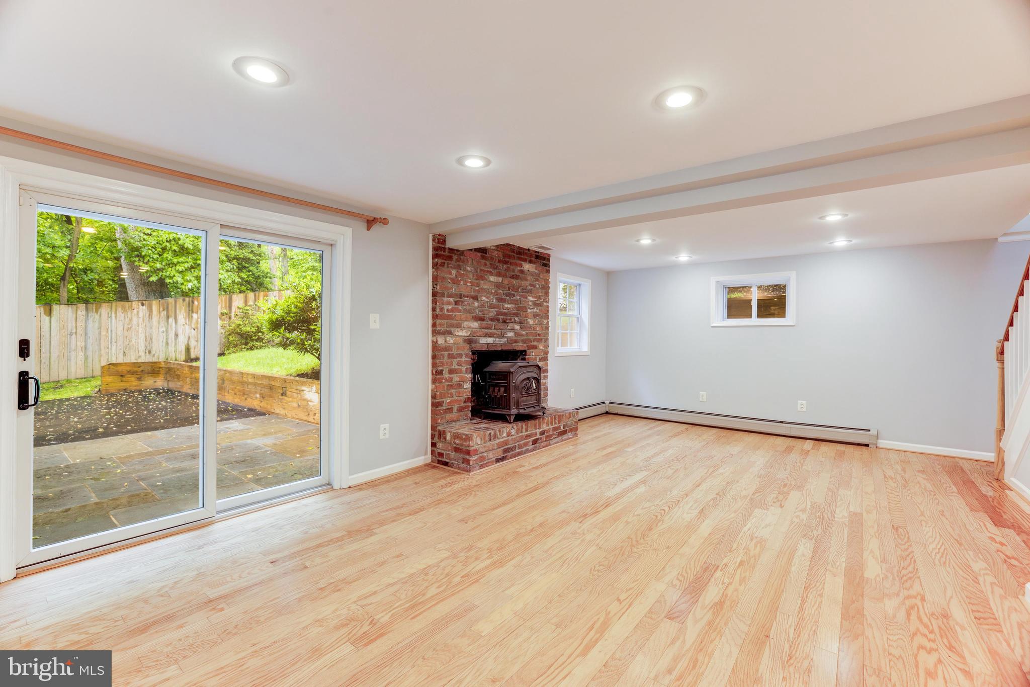 922 Constellation Dr