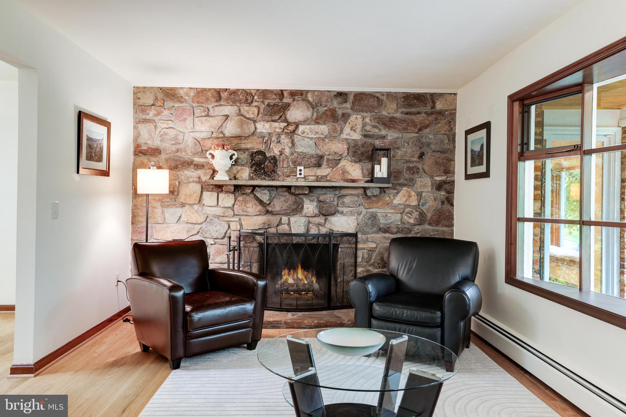 922 Constellation Dr