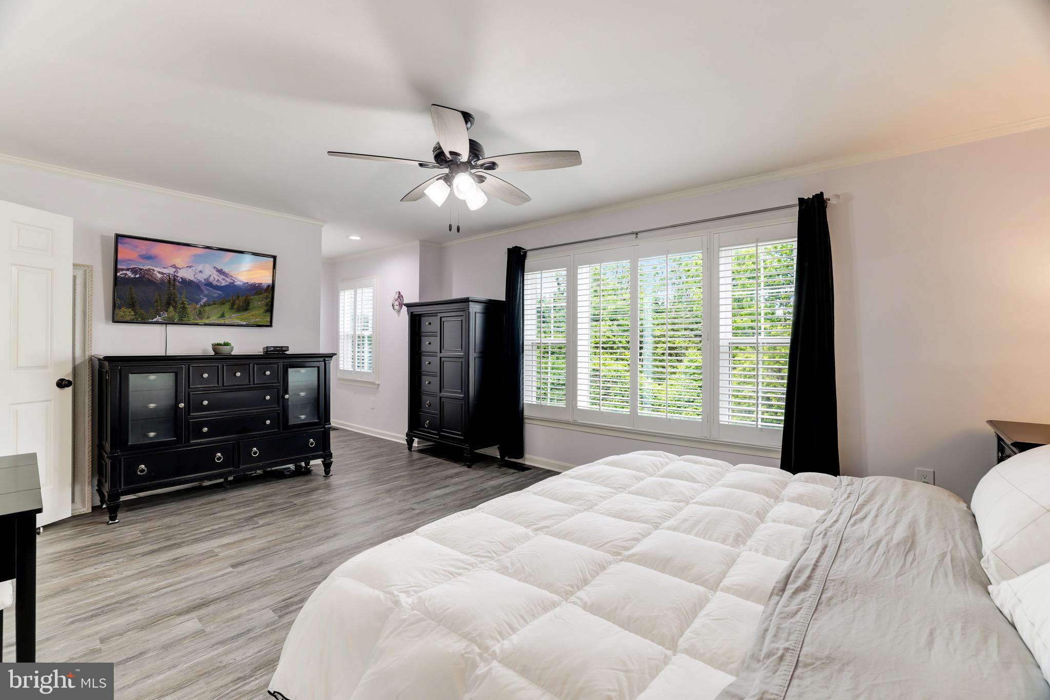 999 Crestview Dr