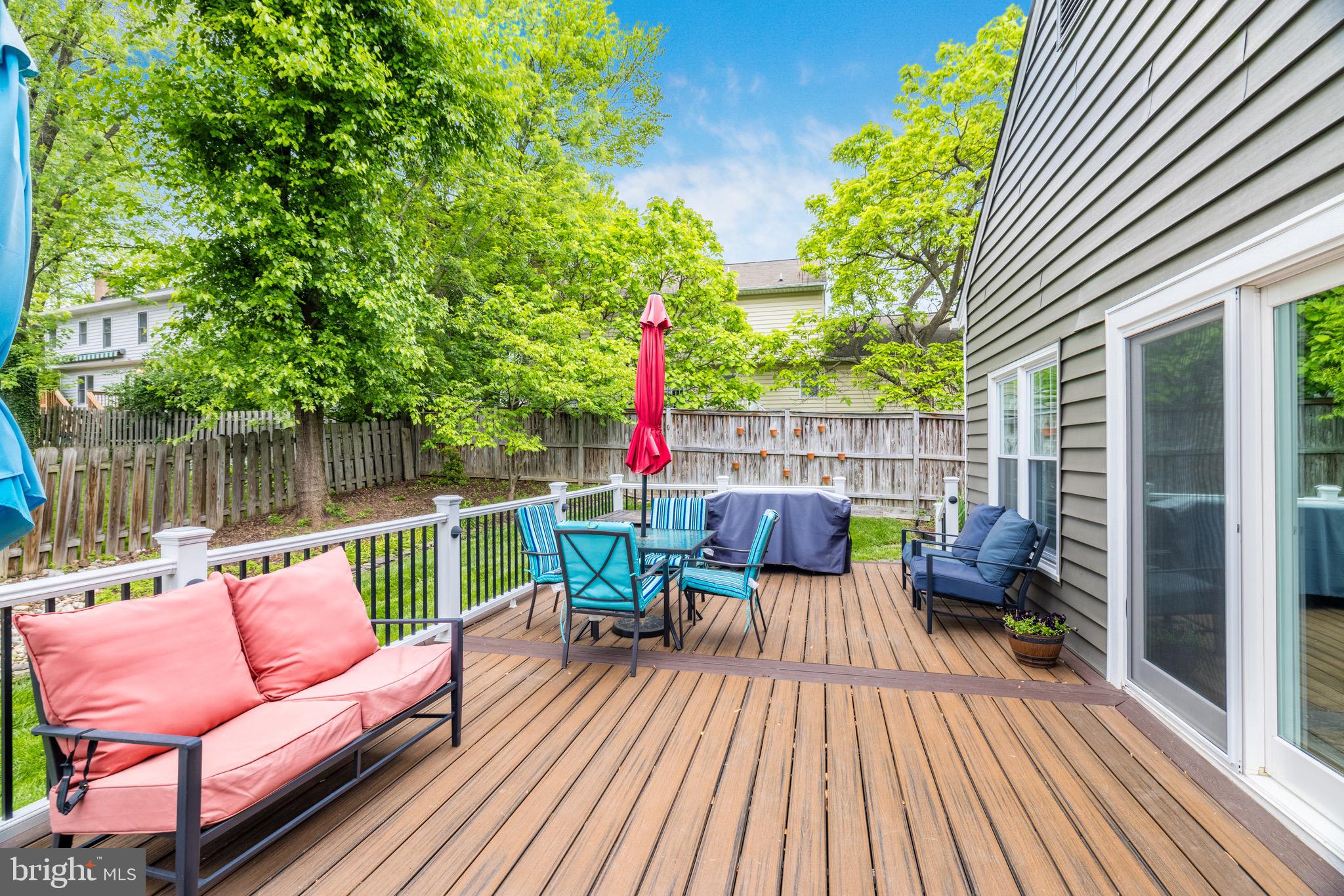 999 Crestview Dr