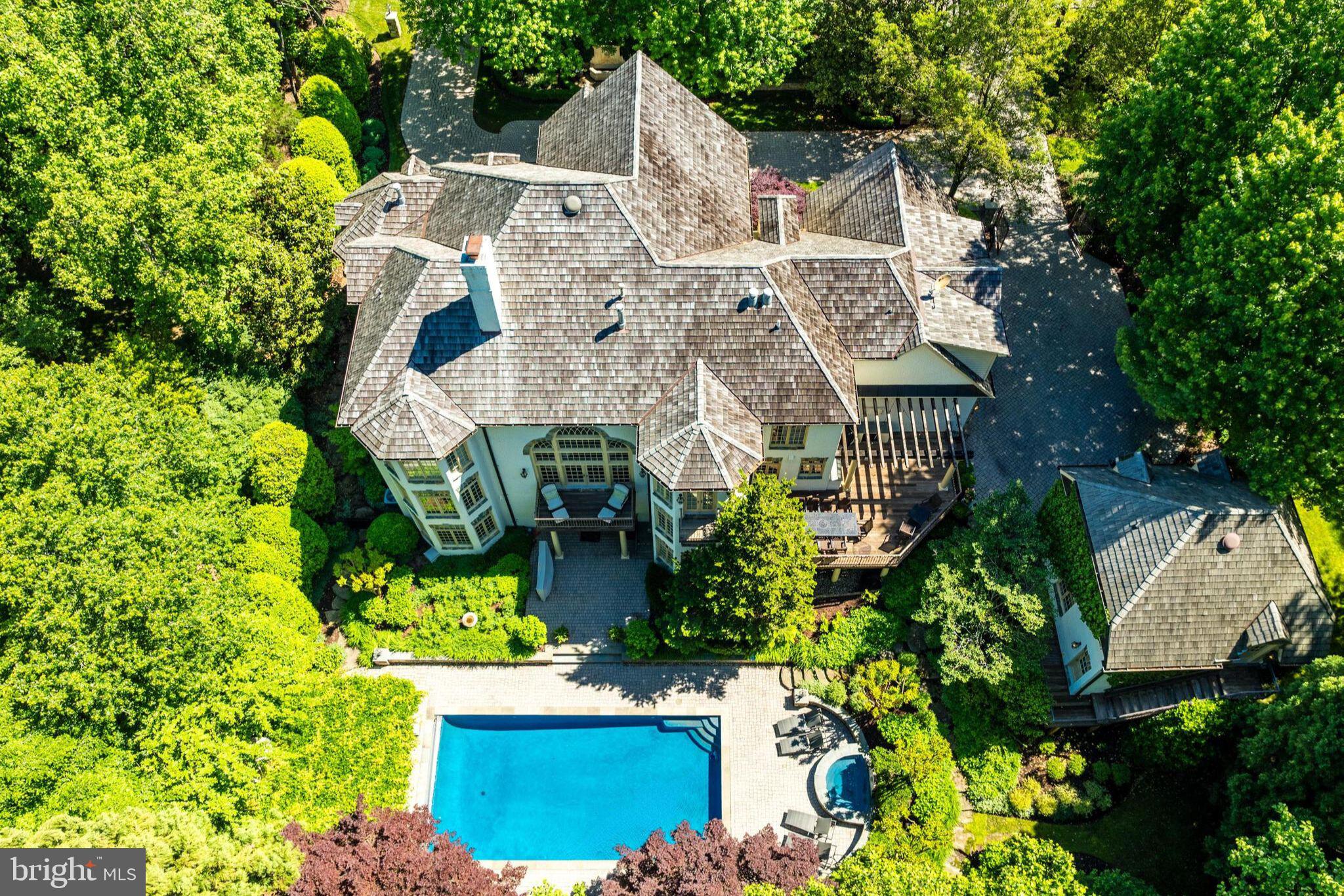 10005 Windy Hollow Rd