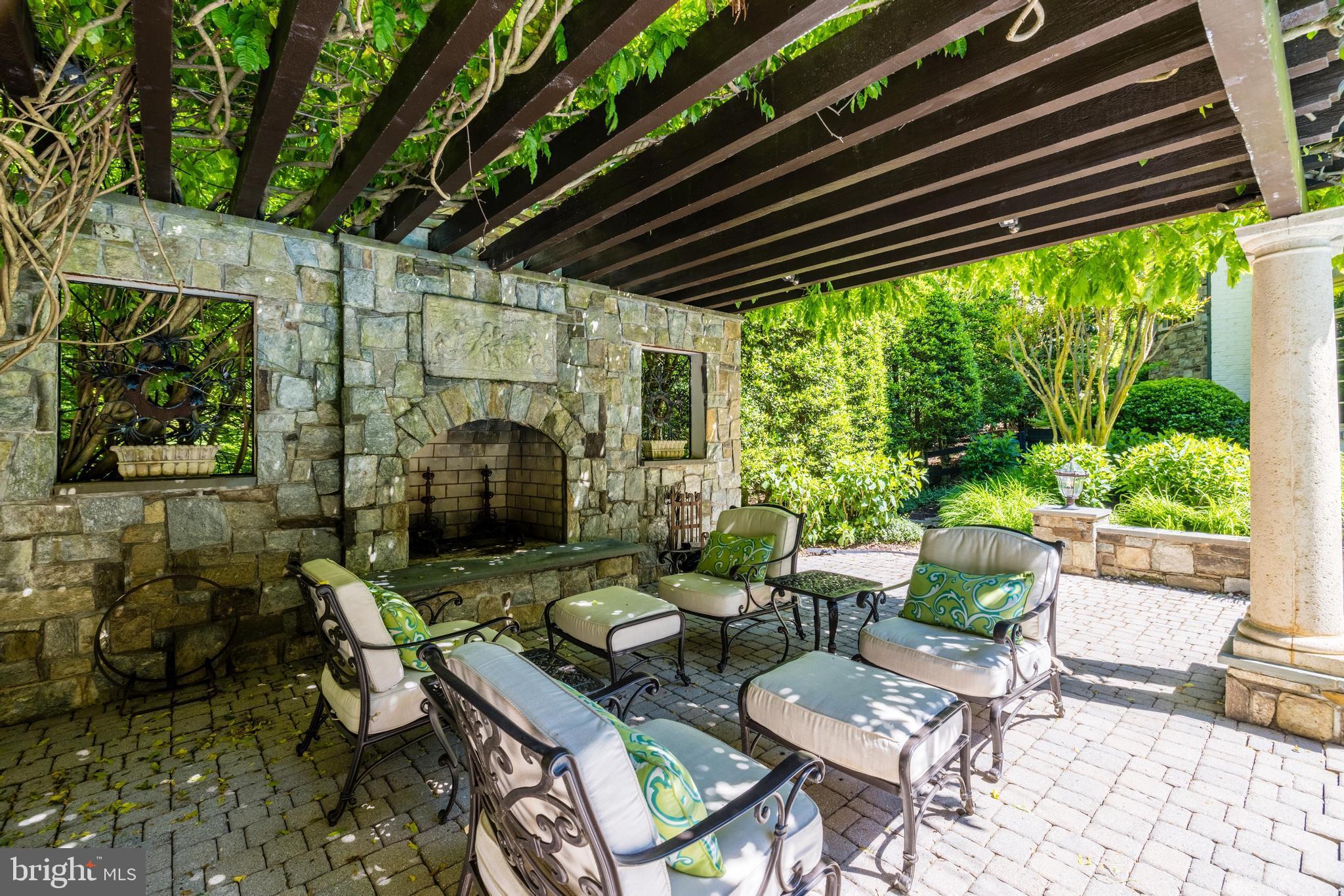 10005 Windy Hollow Rd