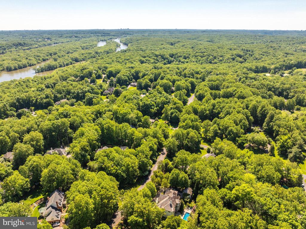 10005 Windy Hollow Rd