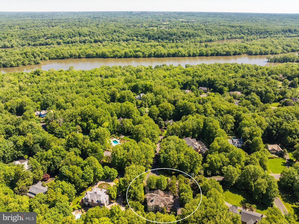 10005 Windy Hollow Rd