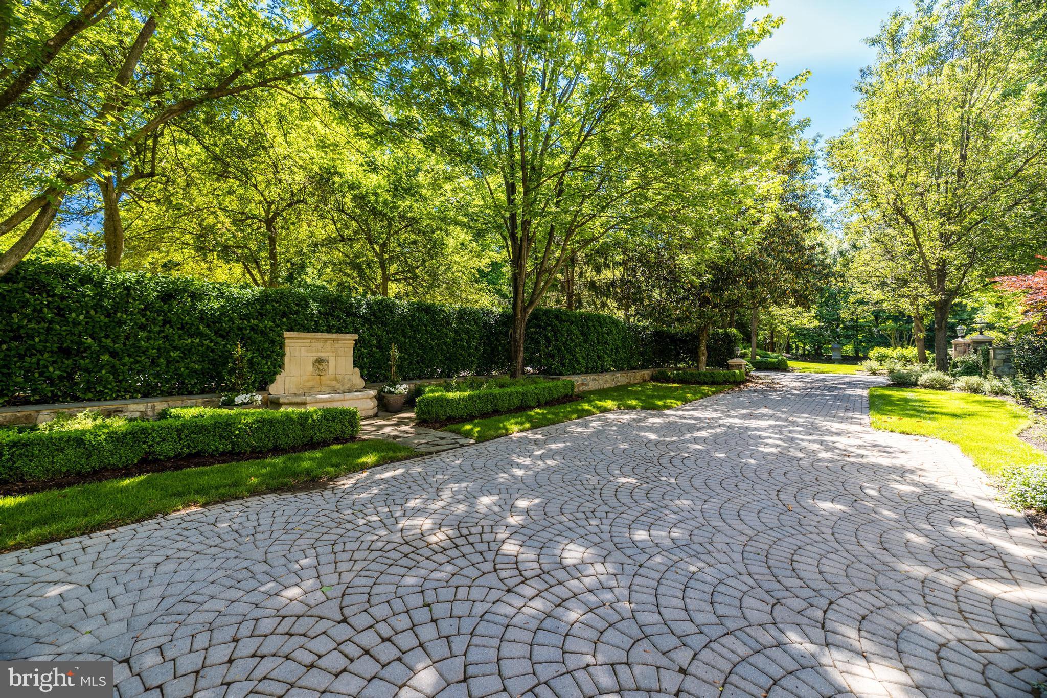 10005 Windy Hollow Rd
