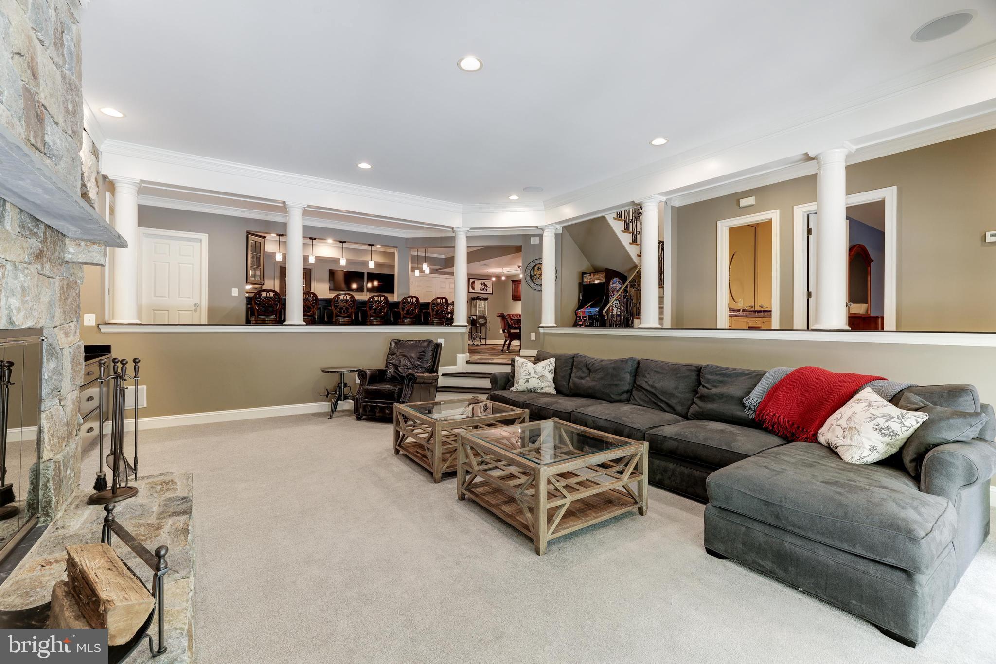 10005 Windy Hollow Rd