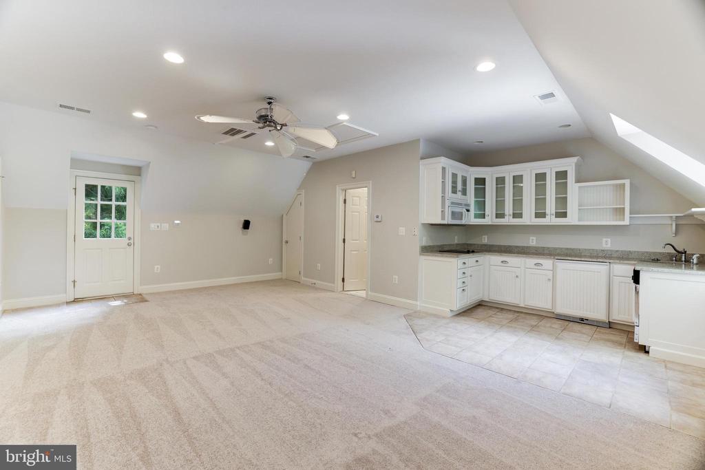 10005 Windy Hollow Rd