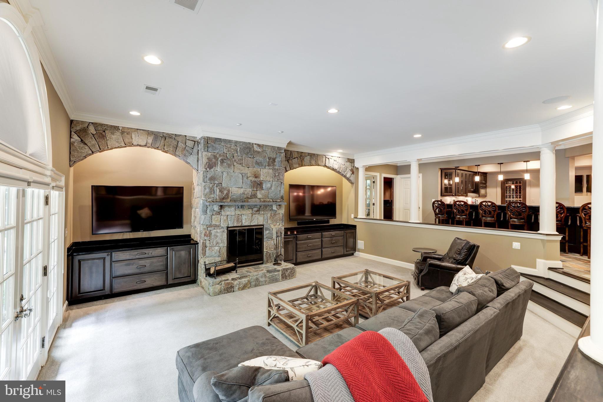 10005 Windy Hollow Rd
