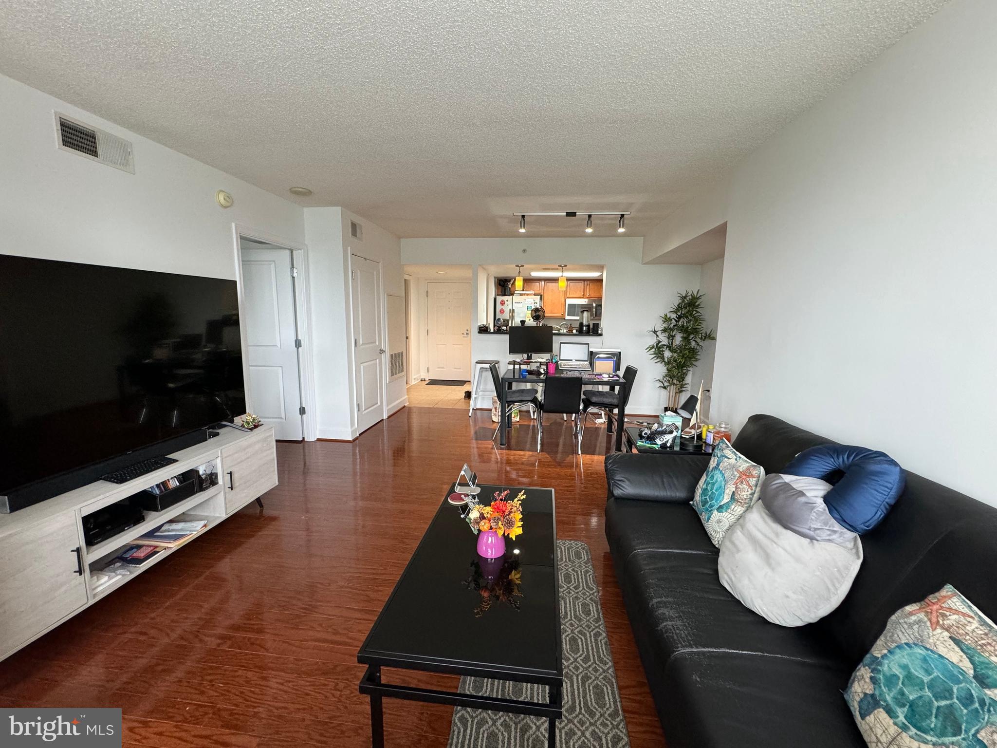 11800 SUNSET HILLS RD #911