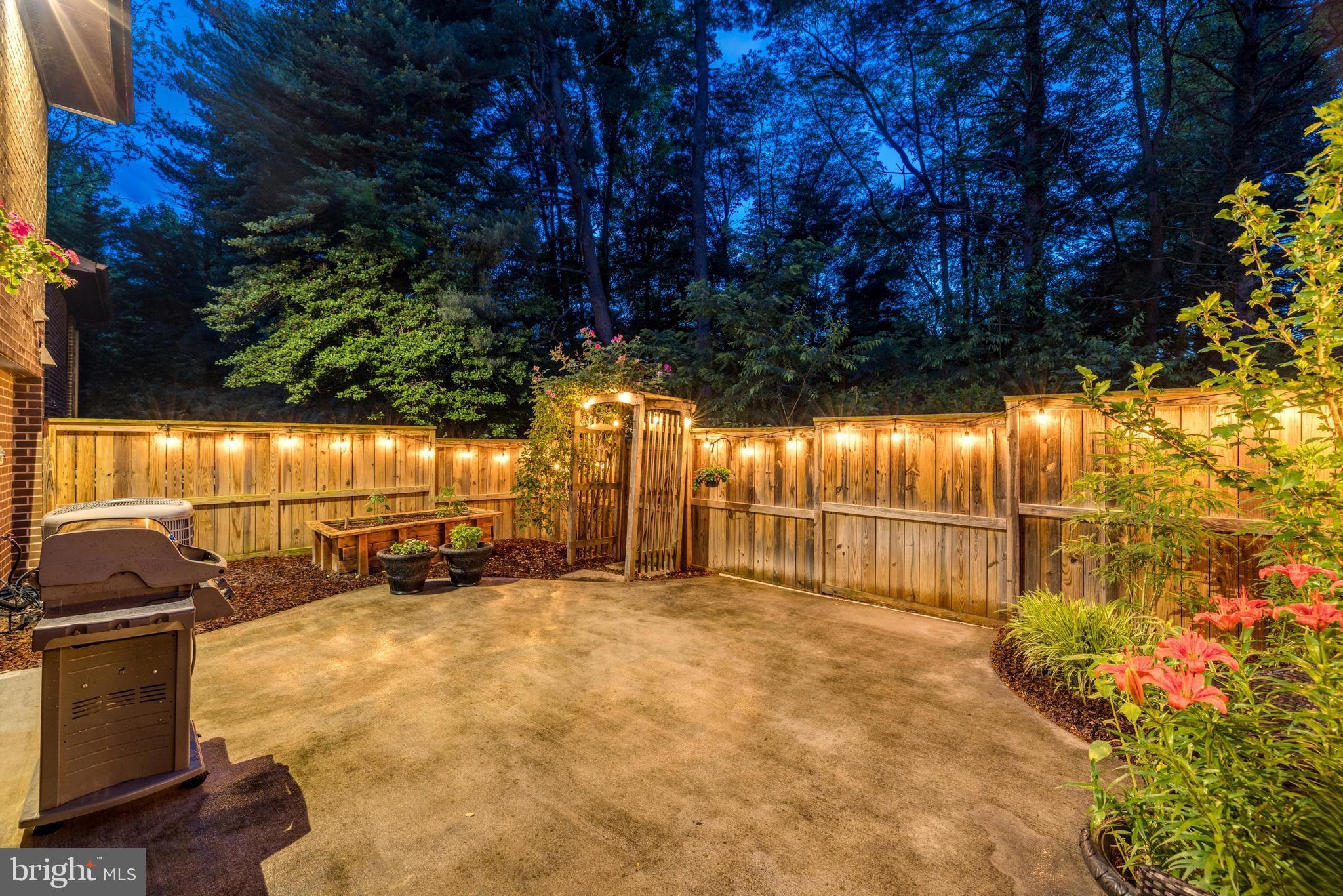 11328 Headlands Ct
