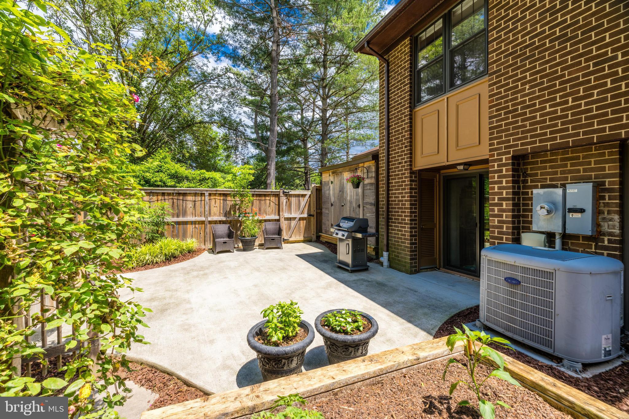11328 Headlands Ct