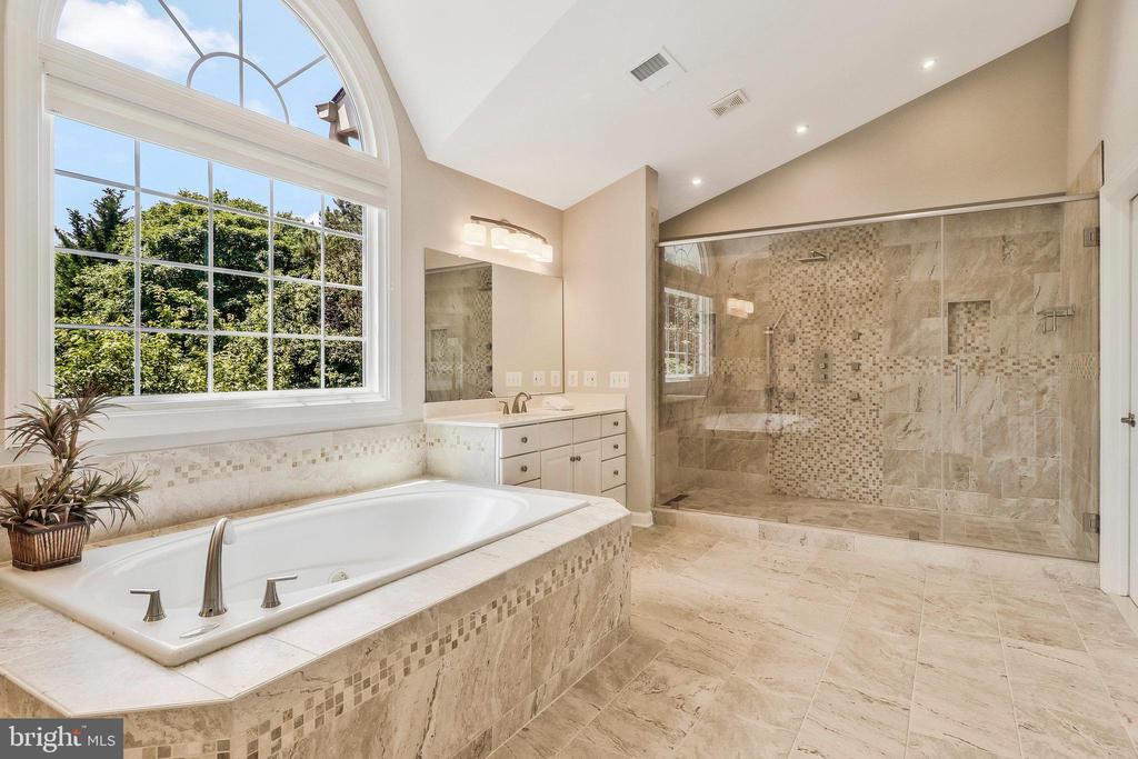 10403 van Patten Ln