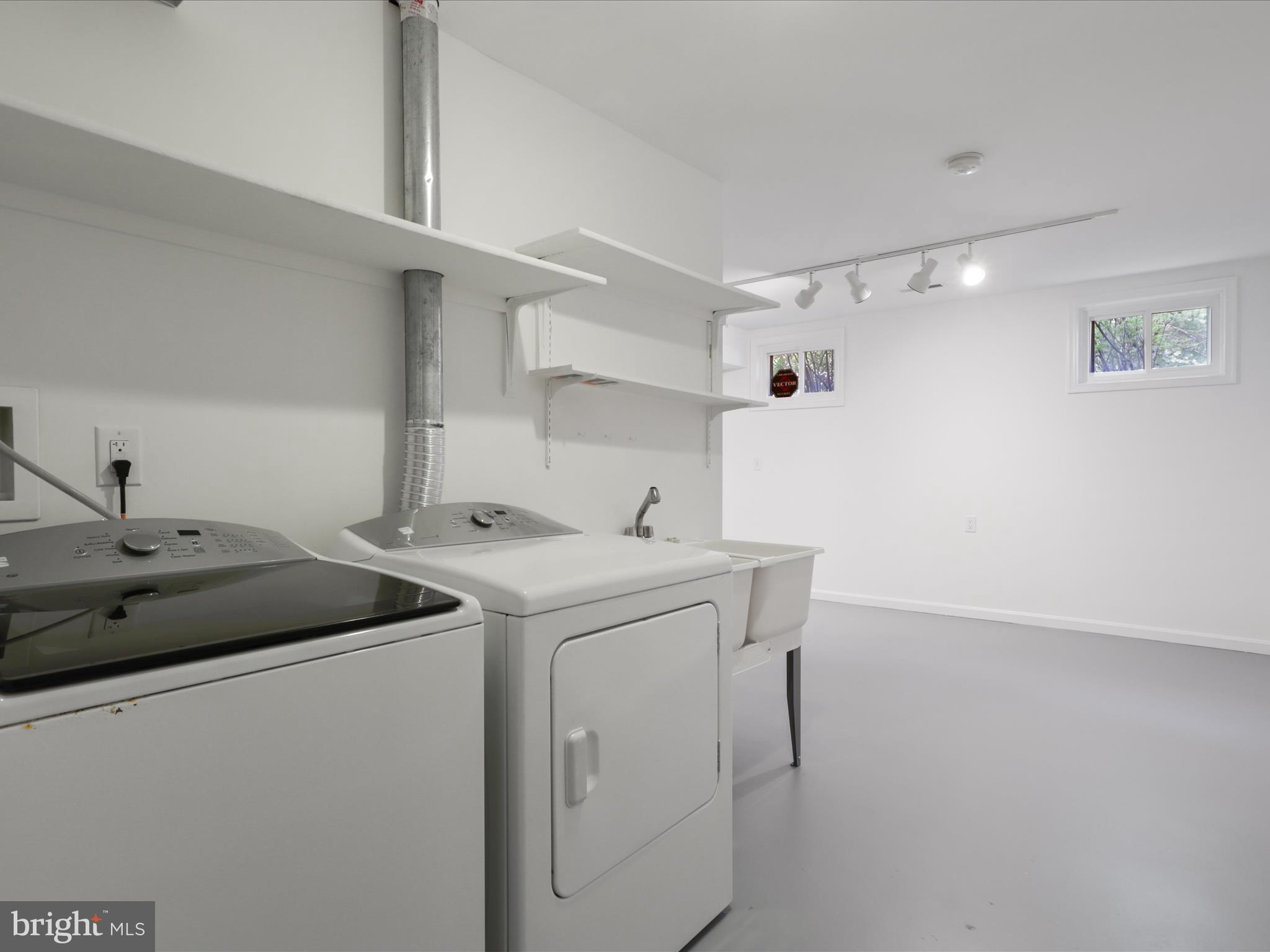 5796 WESTCHESTER STREET