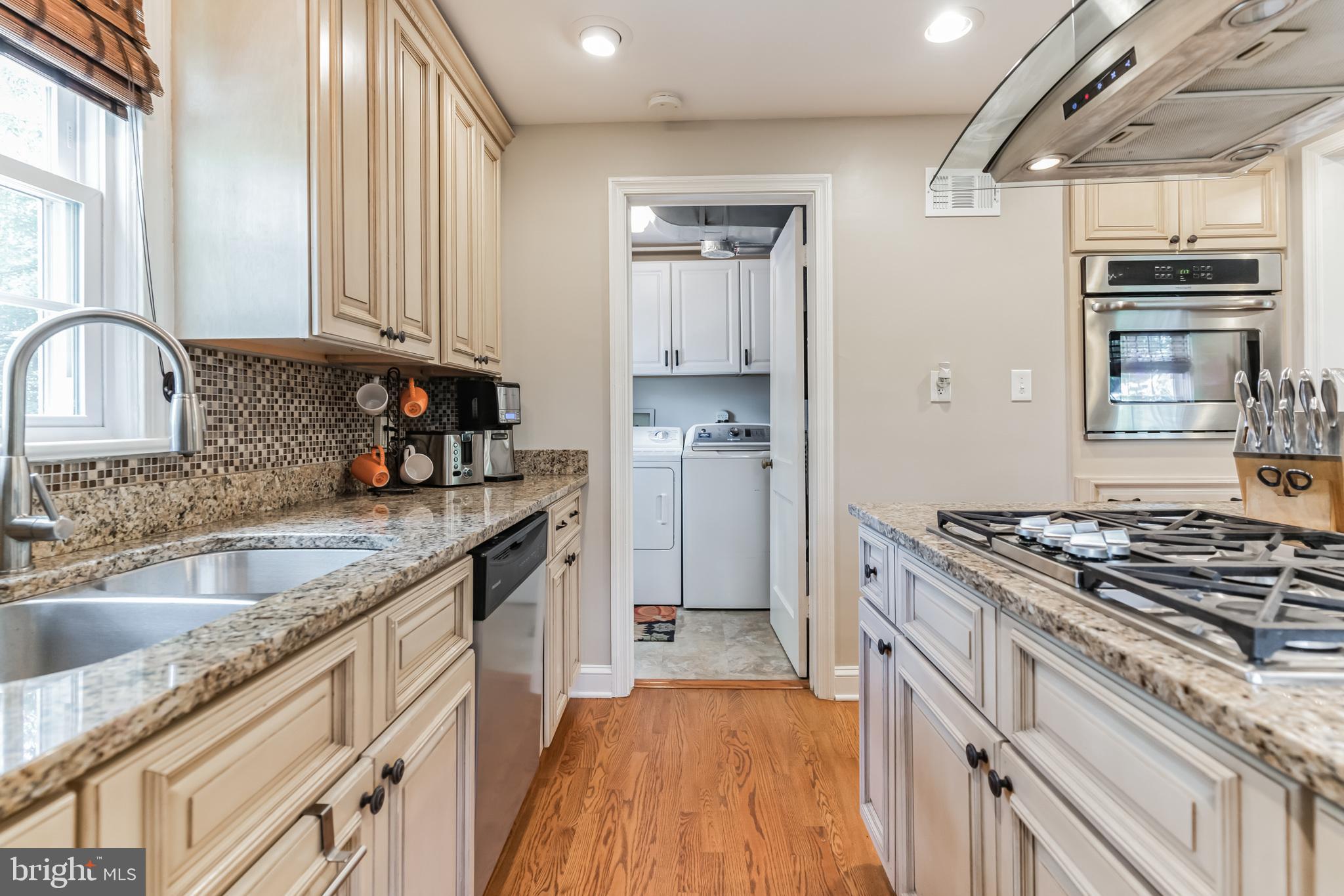 2905 OAK KNOLL DRIVE