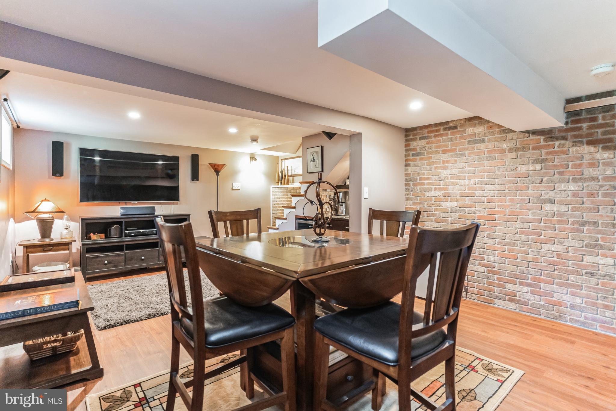 2905 OAK KNOLL DRIVE