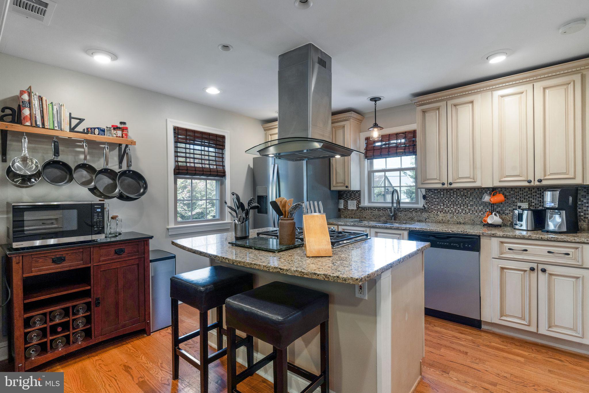 2905 OAK KNOLL DRIVE