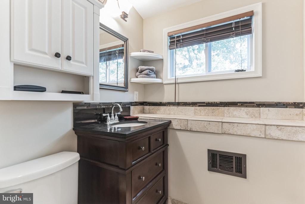 2905 OAK KNOLL DRIVE