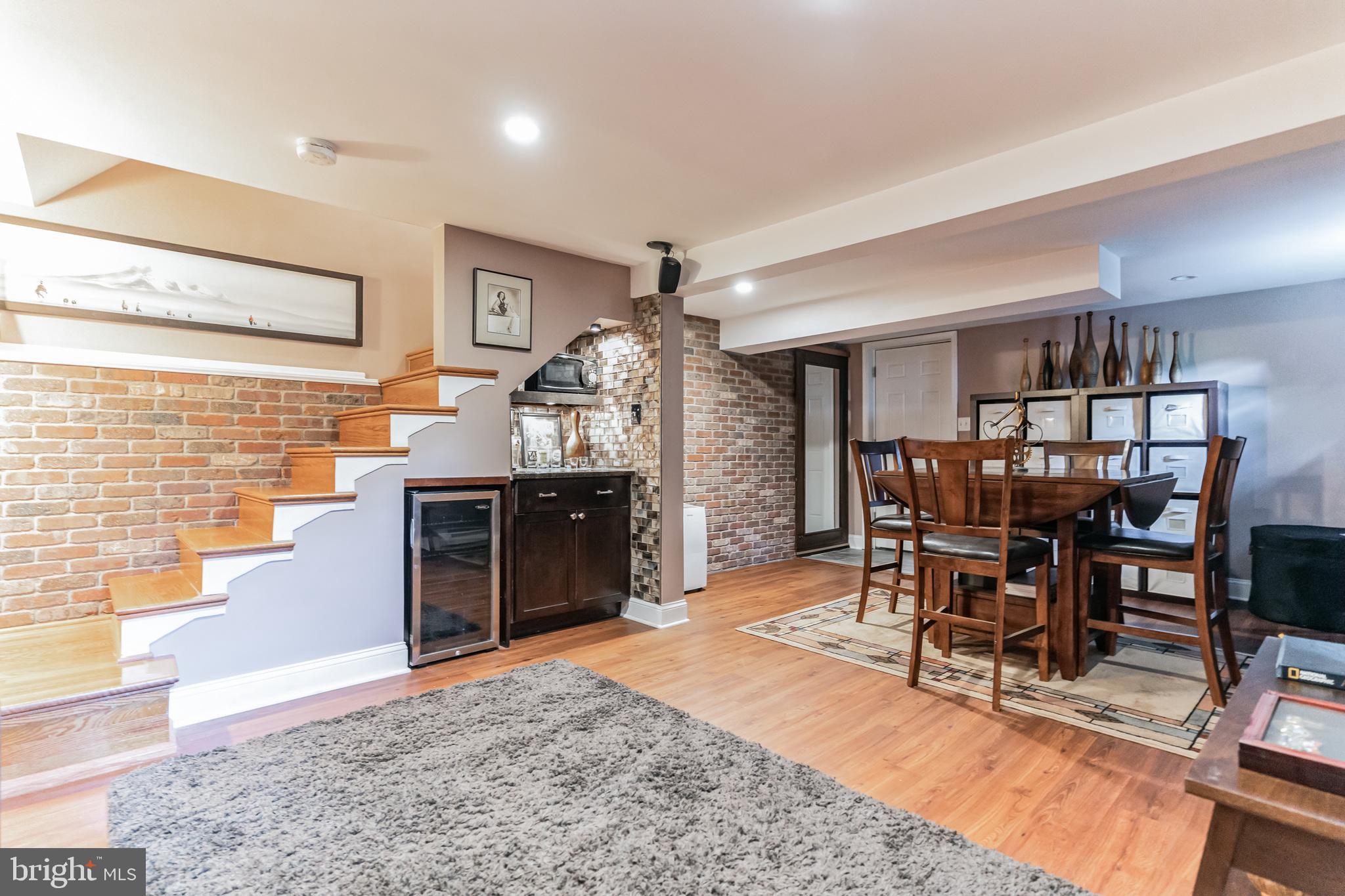 2905 OAK KNOLL DRIVE