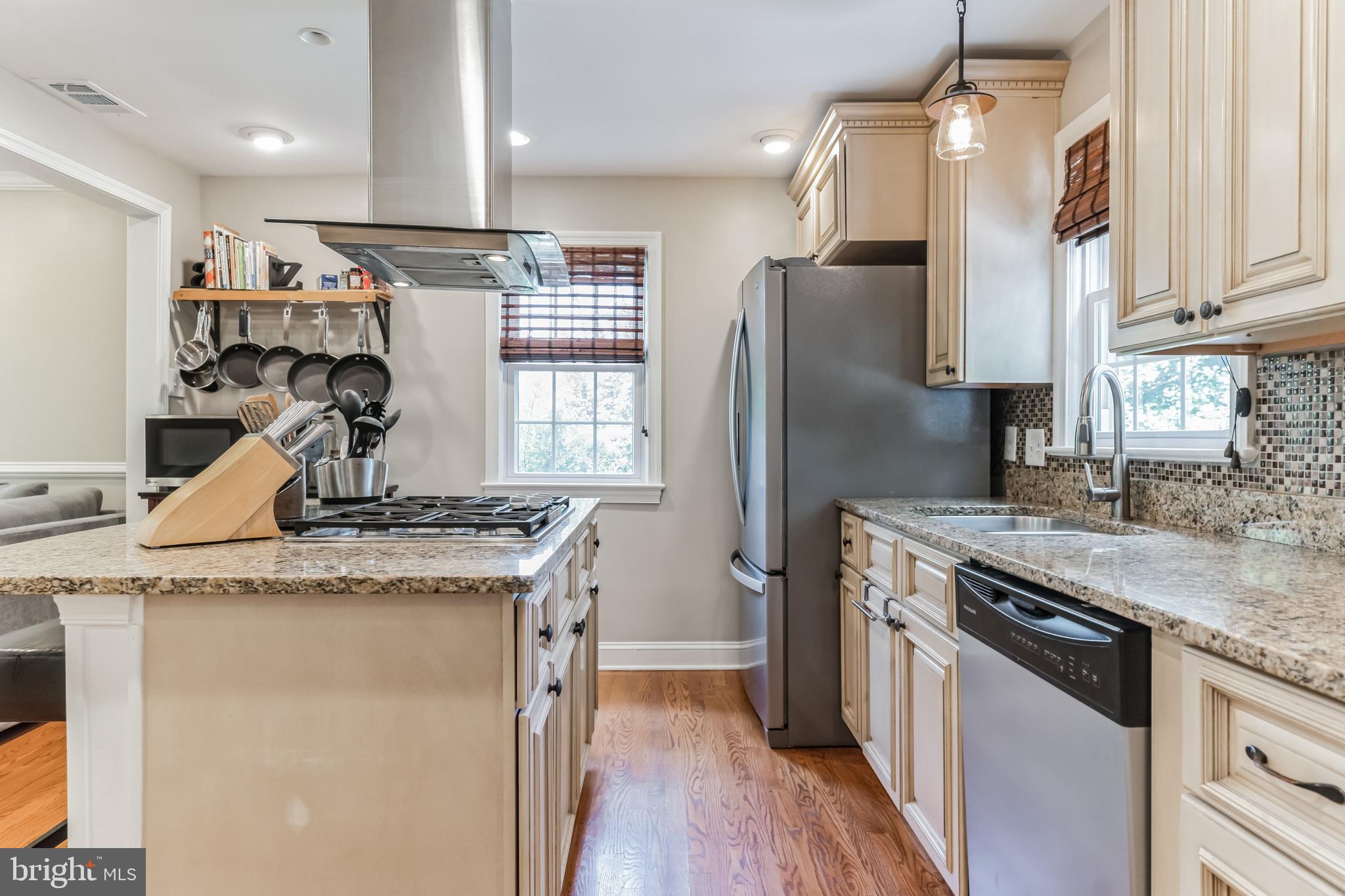 2905 OAK KNOLL DRIVE