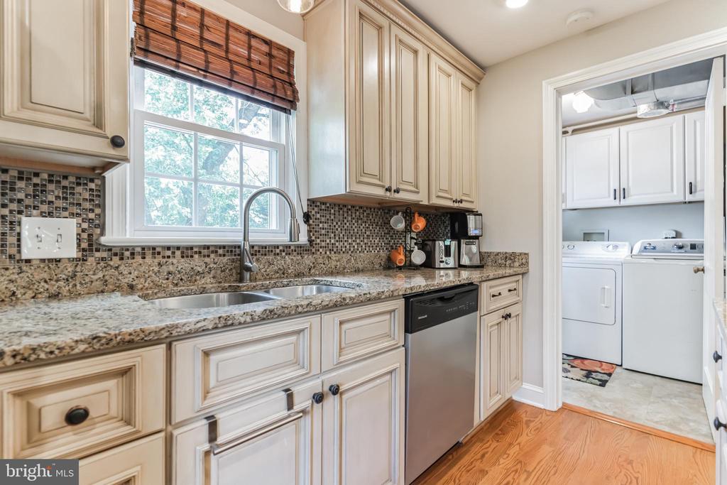 2905 OAK KNOLL DRIVE
