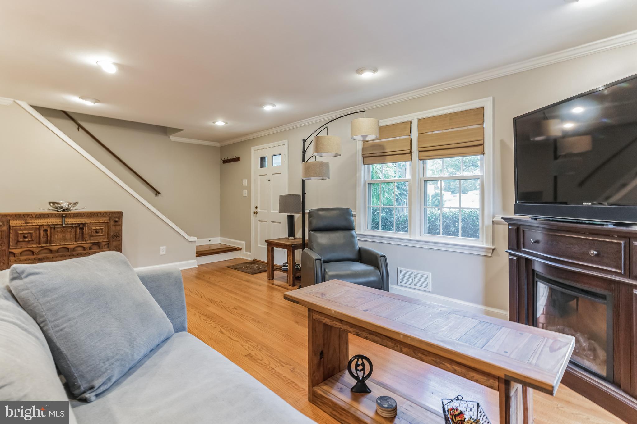 2905 OAK KNOLL DRIVE