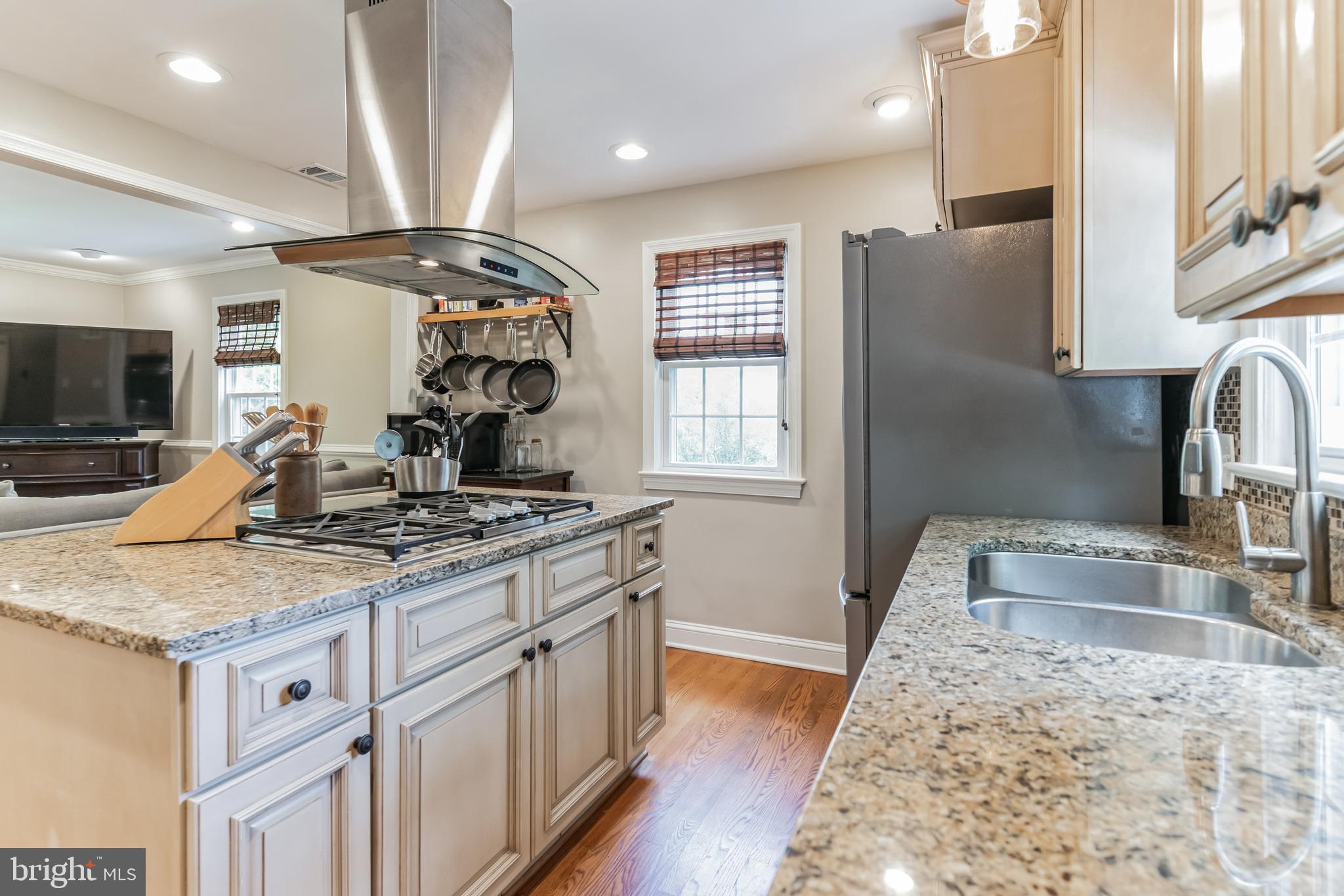 2905 OAK KNOLL DRIVE