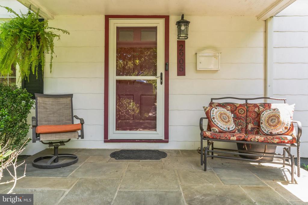 2905 OAK KNOLL DRIVE
