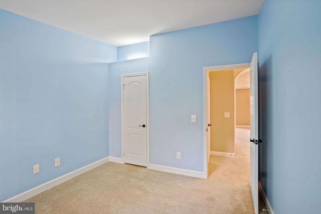 3915 GREEN LOOK COURT