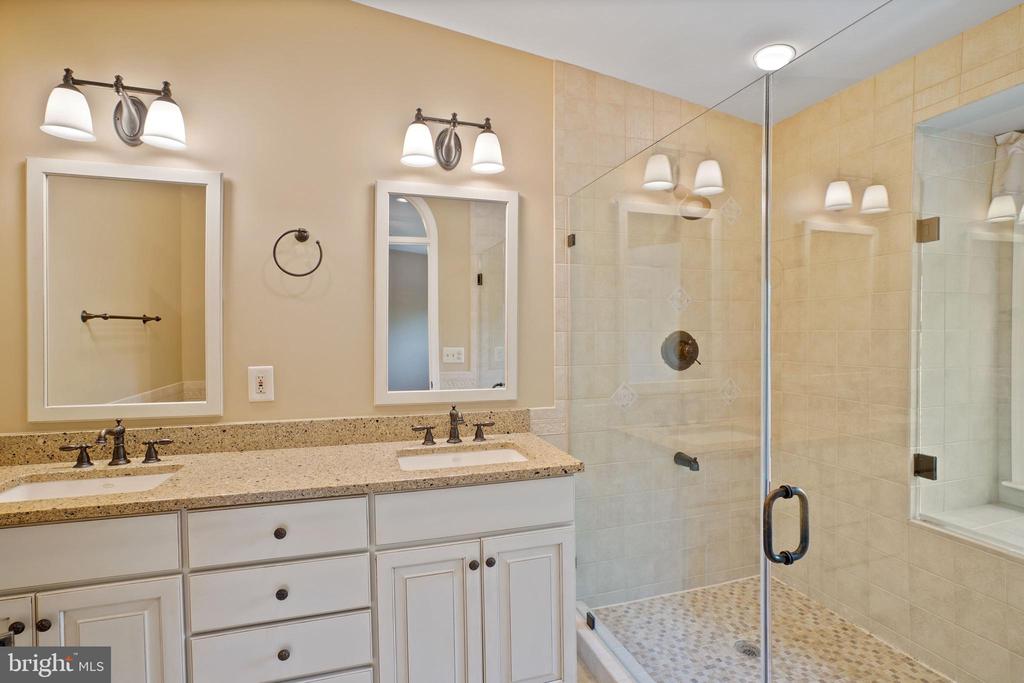 3915 GREEN LOOK COURT