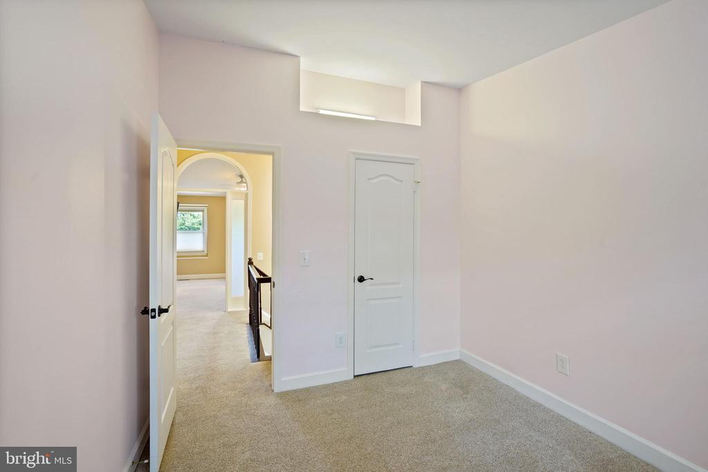 3915 GREEN LOOK COURT