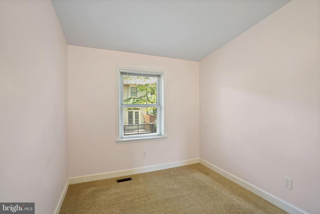 3915 GREEN LOOK COURT