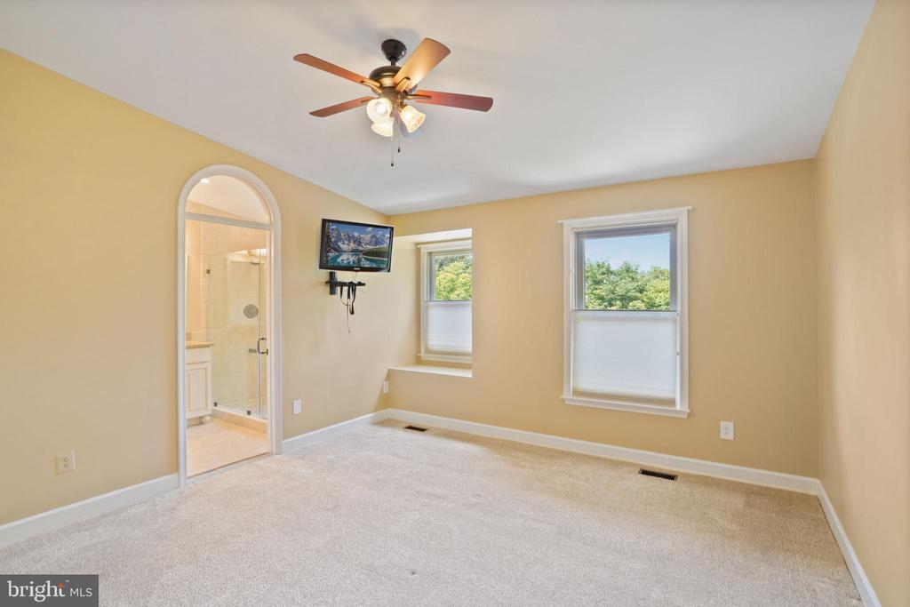 3915 GREEN LOOK COURT