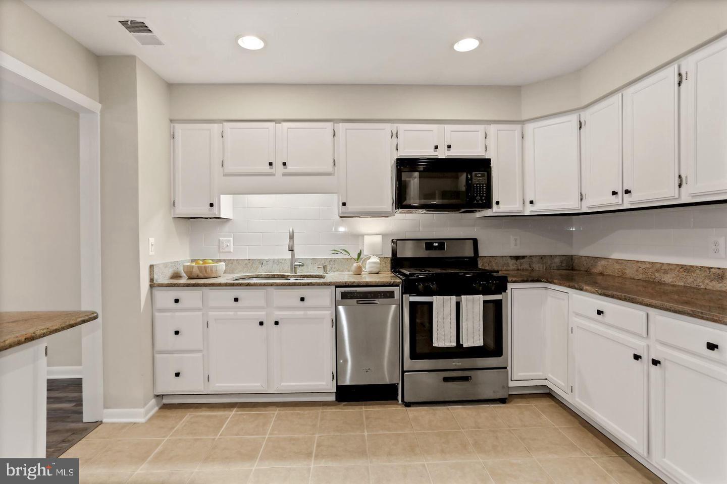 3875 STEPPES COURT B 3875B