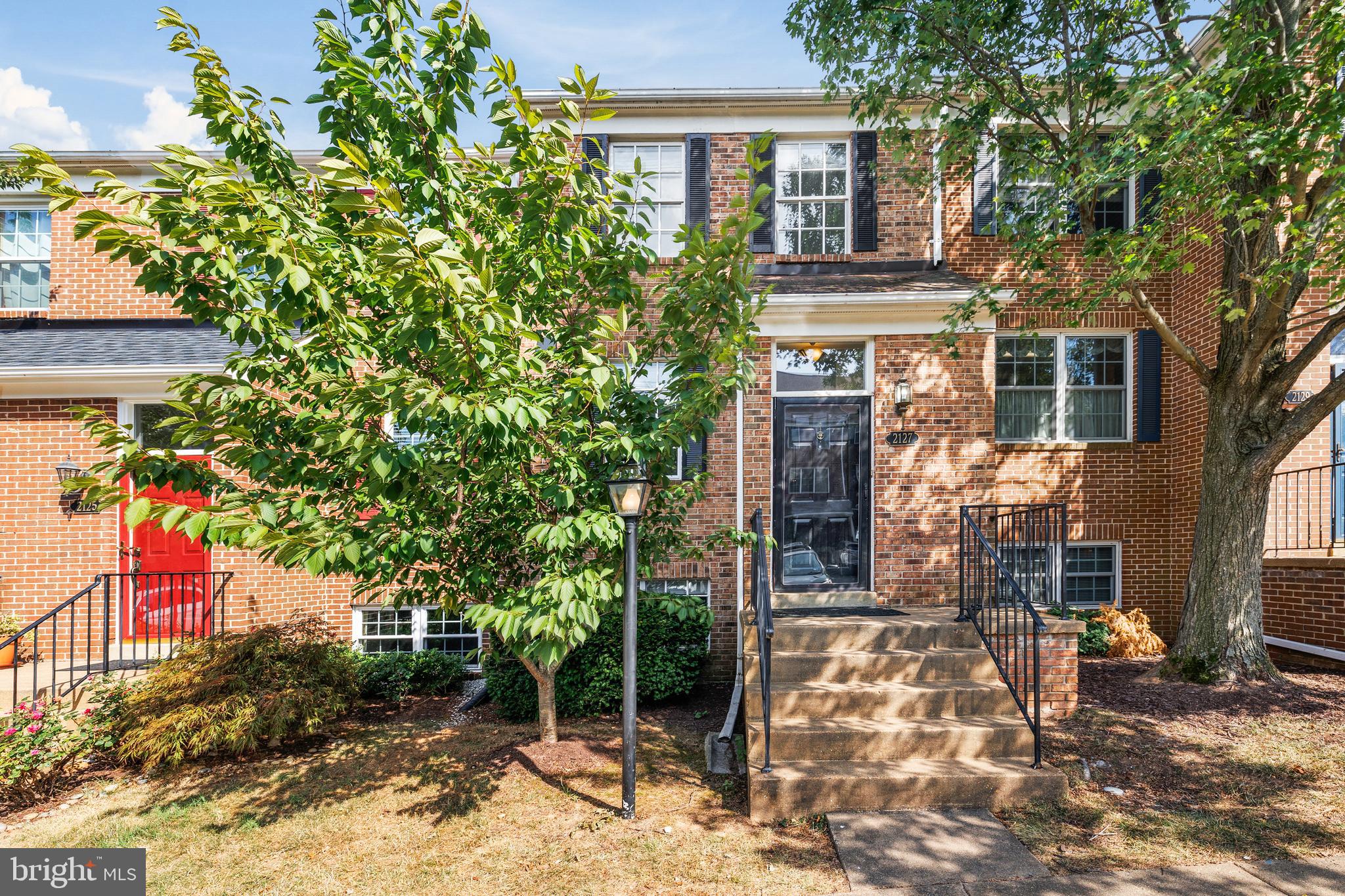 2127 HUTCHISON GROVE COURT