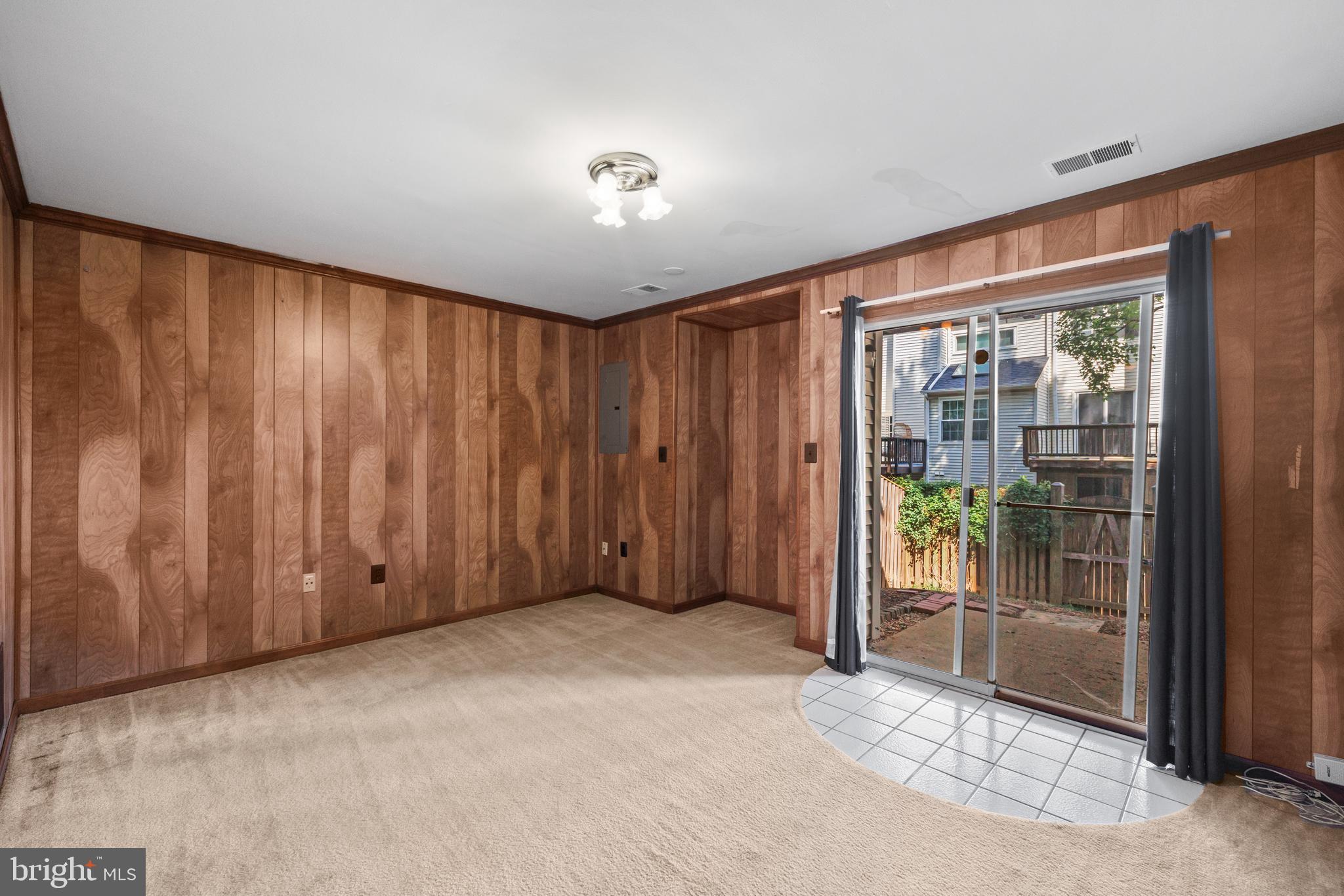 2127 HUTCHISON GROVE COURT