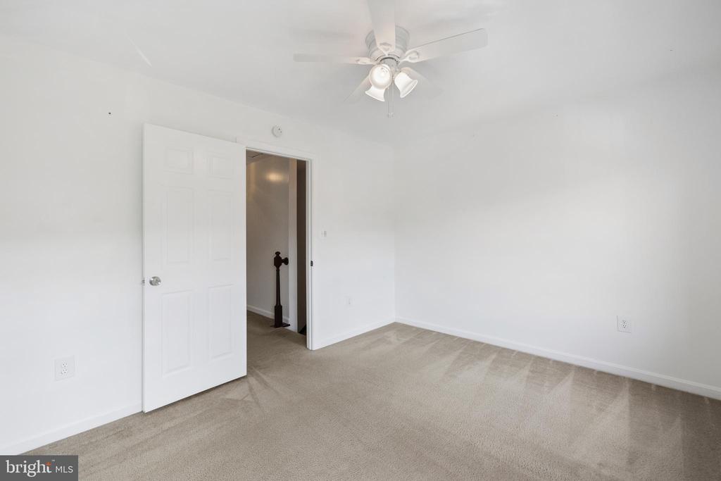 2127 HUTCHISON GROVE COURT
