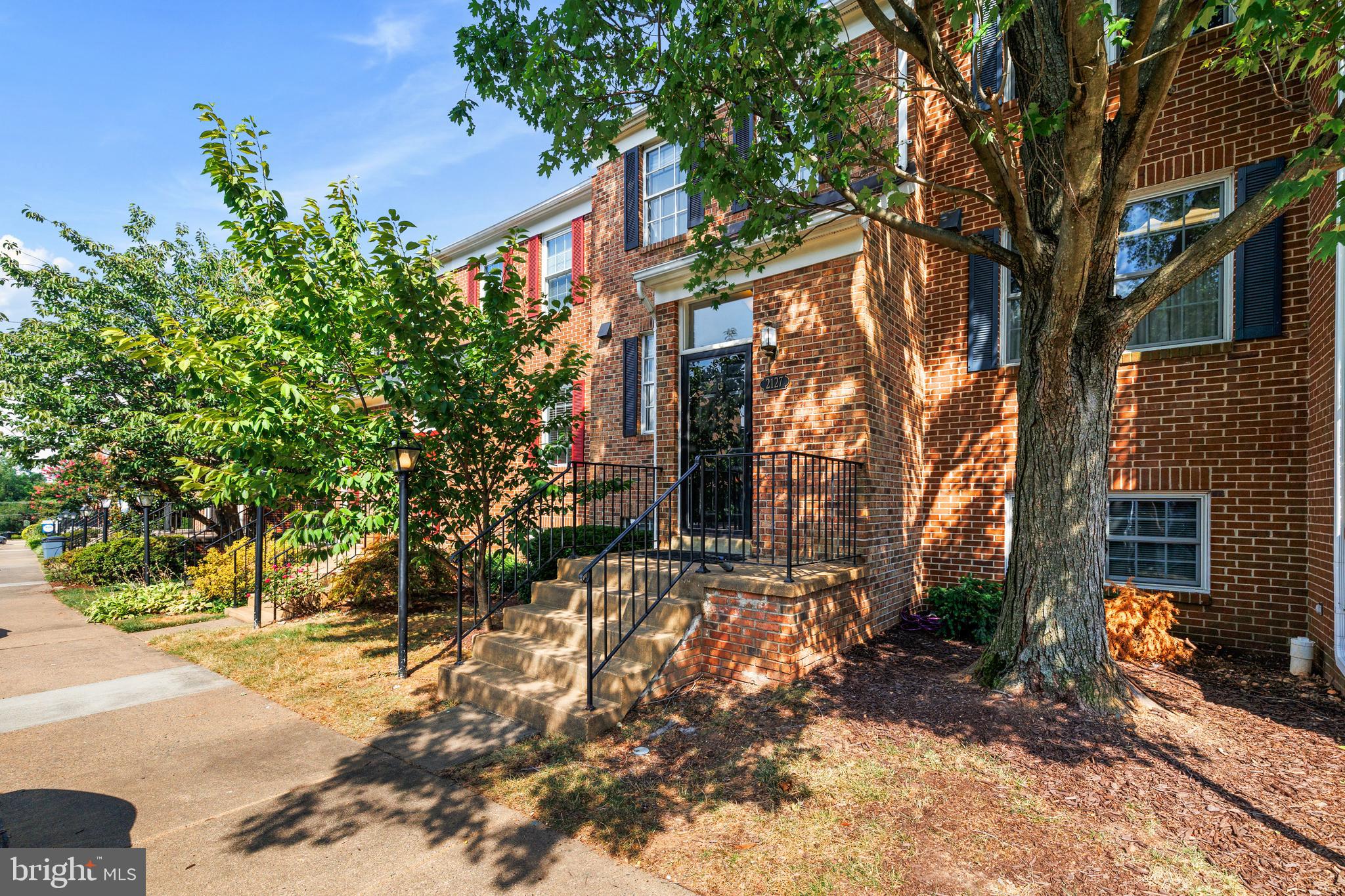 2127 HUTCHISON GROVE COURT