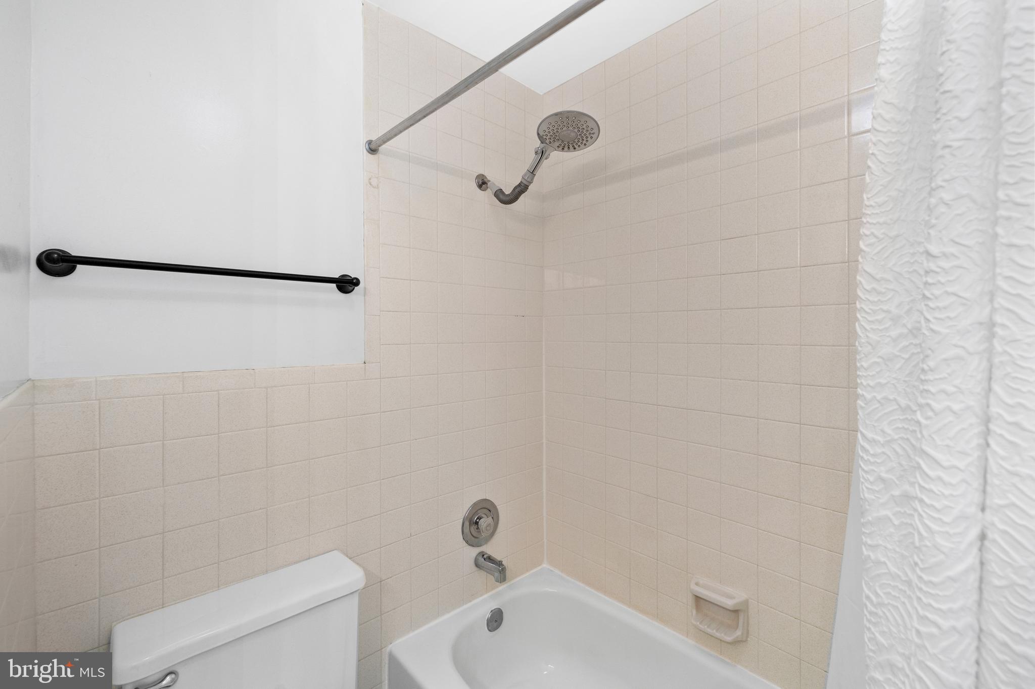 2127 HUTCHISON GROVE COURT