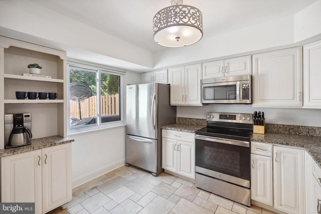 3104 BABASHAW COURT