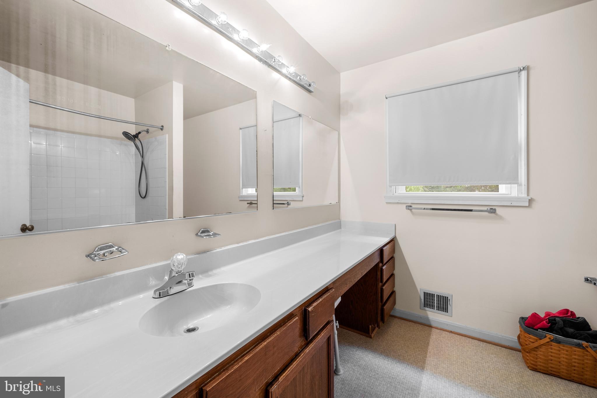 1633 Sadlers Wells Dr