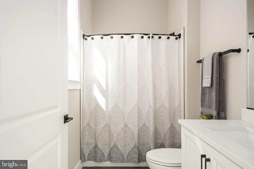 2808 Lake Retreat Drive