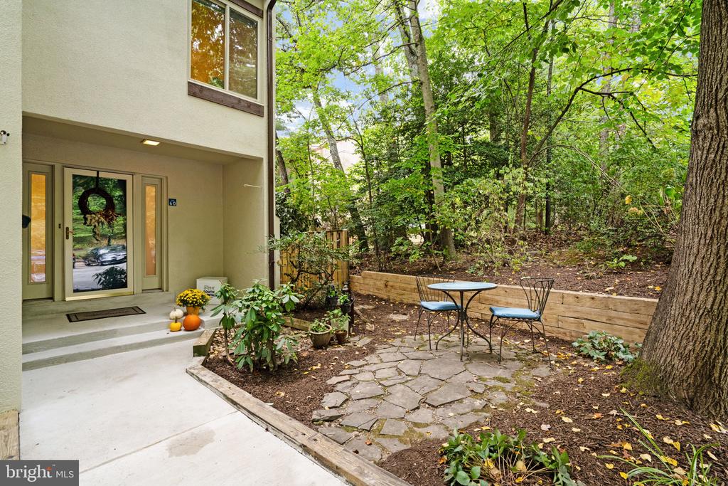 11560 WOODHOLLOW COURT
